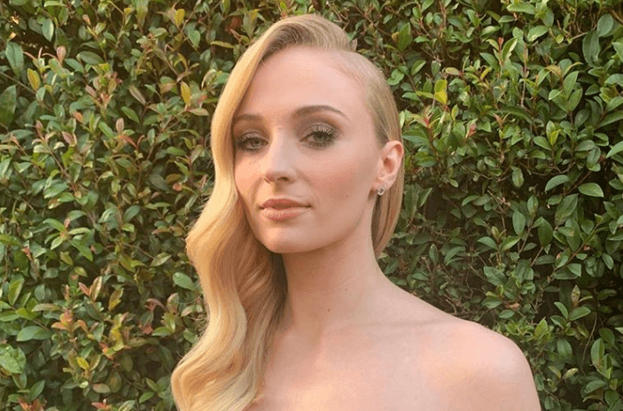 Sophie Turner revealed her wedding dress and it’s absolutely stunning Sophie Turner revealed her wedding dress and it’s absolutely stunning