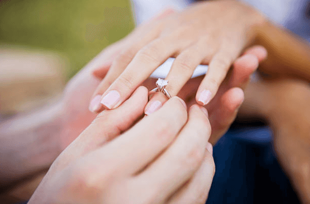 The wedding ring trend that’s becoming very popular with Irish couples The wedding ring trend that’s becoming very popular with Irish couples