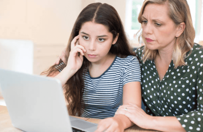Mum asks for advice after daughter’s friend plans to see boy she met online Mum asks for advice after daughter’s friend plans to see boy she met online