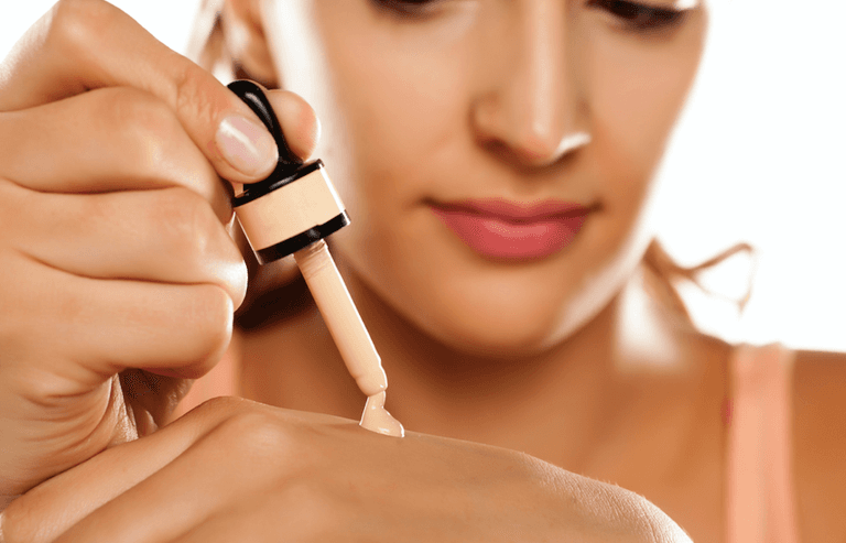 The €9 buy fans swear is an EXACT dupe of Estée Launder’s popular Double Wear foundation The €9 buy fans swear is an EXACT dupe of Estée Launder’s popular Double Wear foundation