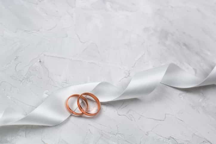 The gorgeous wedding ring trend that’s becoming very popular with Irish couples The gorgeous wedding ring trend that’s becoming very popular with Irish couples