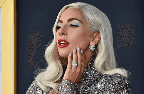 ‘Everything’s fine’ – Lady Gaga went flying after a fan pulled her off the stage last night ‘Everything’s fine’ – Lady Gaga went flying after a fan pulled her off the stage last night