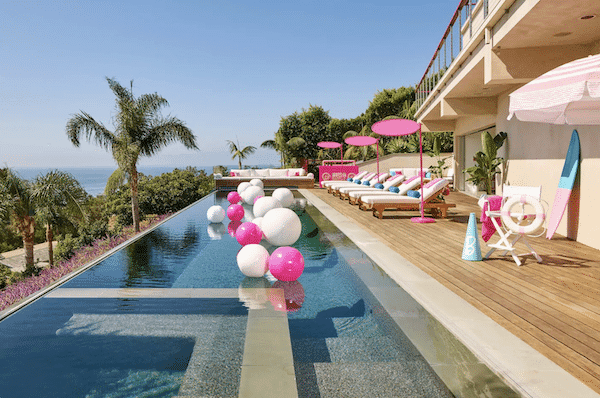 You can actually stay in Barbie’s Malibu Dreamhouse now thanks to Airbnb You can actually stay in Barbie’s Malibu Dreamhouse now thanks to Airbnb
