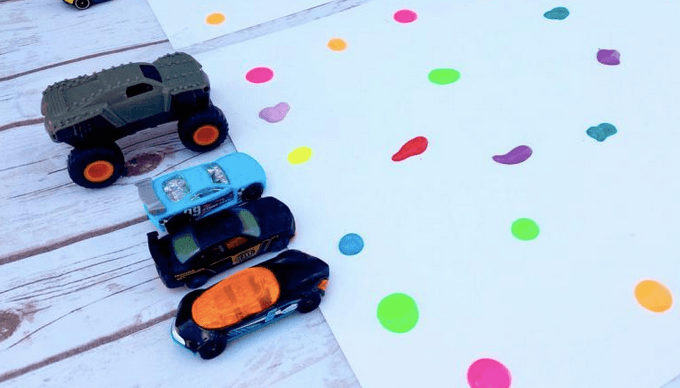 Painting with cars might just be the most perfect rainy afternoon activity ever Painting with cars might just be the most perfect rainy afternoon activity ever