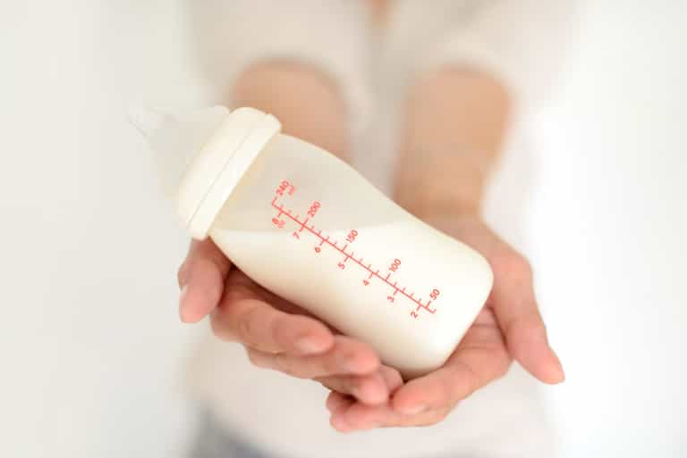 Mum donates 500 oz of her breast milk after her newborn son passes away Mum donates 500 oz of her breast milk after her newborn son passes away