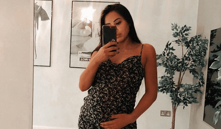Marnie Simpson thanks fans for support after ‘traumatic’ 28 hour labour Marnie Simpson thanks fans for support after ‘traumatic’ 28 hour labour