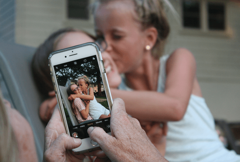 Parents spending too much time on their phones is a bigger problem than screen-obsessed kids Parents spending too much time on their phones is a bigger problem than screen-obsessed kids