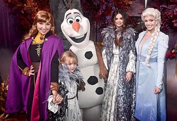 Selena Gomez gave her 6-year-old sister the sweetest advice before the Frozen 2 red carpet Selena Gomez gave her 6-year-old sister the sweetest advice before the Frozen 2 red carpet