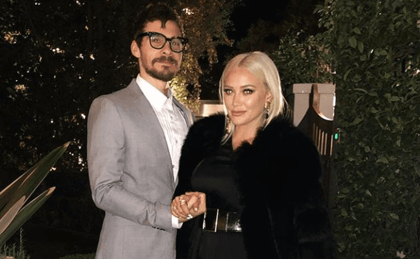 Hilary Duff has married Matthew Koma in a ‘small, low-key’ ceremony Hilary Duff has married Matthew Koma in a ‘small, low-key’ ceremony