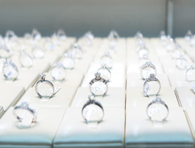 Here’s the top engagement ring trend for 2019 and we’re not one bit surprised Here’s the top engagement ring trend for 2019 and we’re not one bit surprised