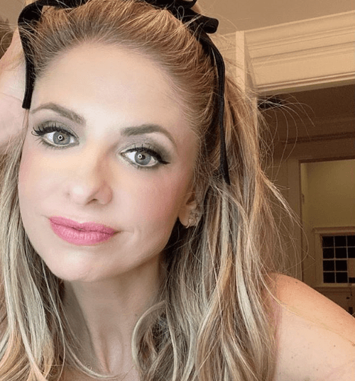 Mealtime is sacred in Sarah Michelle Gellar’s household and she says it keeps her family together Mealtime is sacred in Sarah Michelle Gellar’s household and she says it keeps her family together