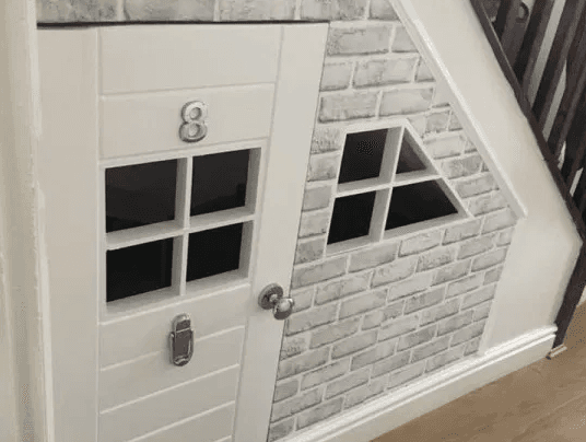 Creative grandad DIYs amazing under-the-stairs playhouse for his grandsons for less than €60 Creative grandad DIYs amazing under-the-stairs playhouse for his grandsons for less than €60
