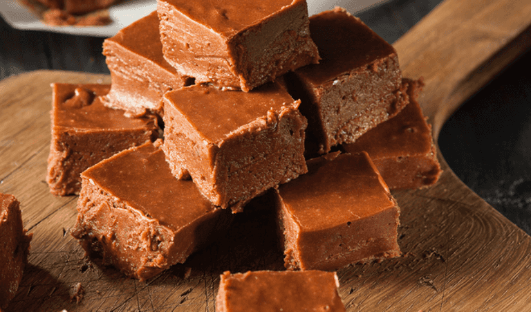 You only need five ingredients for this delicious Maltesers and Baileys fudge You only need five ingredients for this delicious Maltesers and Baileys fudge