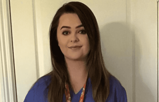 ‘I hold your granny’s hand…’ Meath nurse pens incredible poem about working during #Covid-19 ‘I hold your granny’s hand…’ Meath nurse pens incredible poem about working during #Covid-19