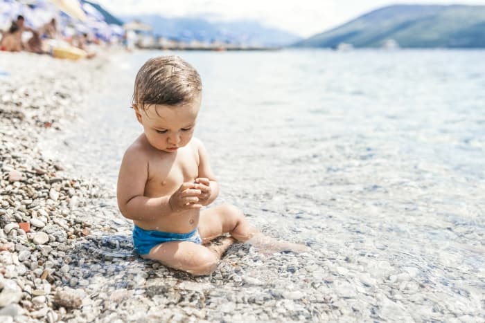 The genius way to apply sunscreen to your child’s face every parent needs to know about The genius way to apply sunscreen to your child’s face every parent needs to know about
