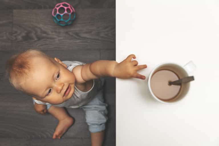 Mum explains what you should do if your child pulls hot tea down on themselves Mum explains what you should do if your child pulls hot tea down on themselves