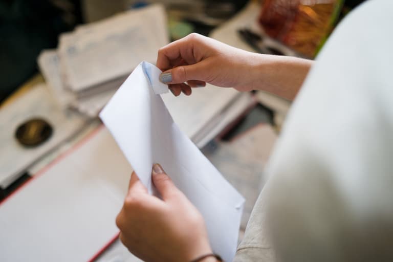 Mum shocked at threatening note she received from neighbour about her toddler Mum shocked at threatening note she received from neighbour about her toddler