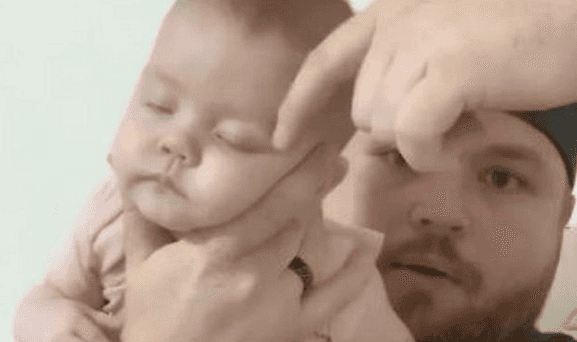 You are going to wish you had known about this dad’s crazy effective sleep hack sooner You are going to wish you had known about this dad’s crazy effective sleep hack sooner