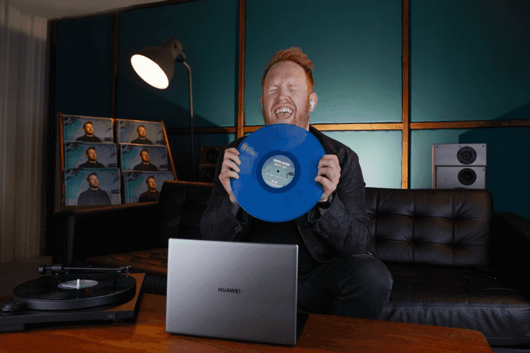 Gavin James will play virtual concert this Friday to raise funds for stage crew Gavin James will play virtual concert this Friday to raise funds for stage crew