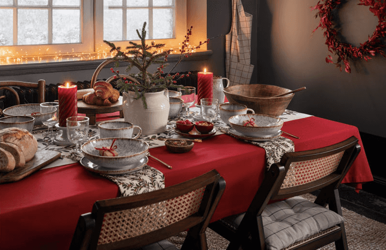 H&M Home has just dropped their Christmas 2020 collection – and it’s perfect H&M Home has just dropped their Christmas 2020 collection – and it’s perfect