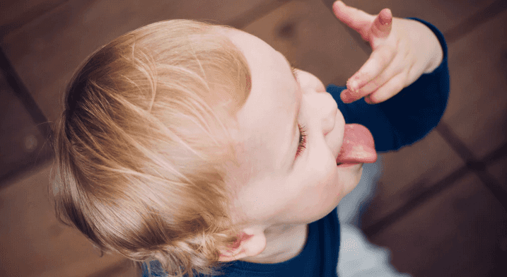 The ONE very common food that actually poses a bigger choking hazard to kids than grapes The ONE very common food that actually poses a bigger choking hazard to kids than grapes