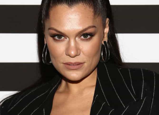 Jessie J “struggling to walk or hear” after Meniere disease diagnosis Jessie J “struggling to walk or hear” after Meniere disease diagnosis