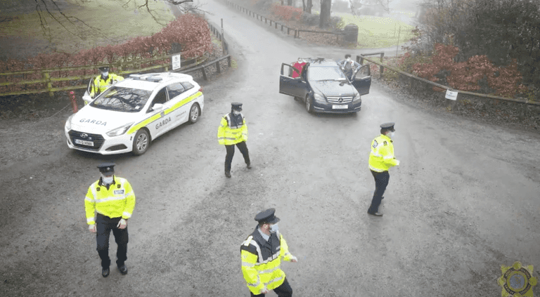 Swiss police respond to An Garda Síochána’s ‘Jerusalema’ dance challenge Swiss police respond to An Garda Síochána’s ‘Jerusalema’ dance challenge