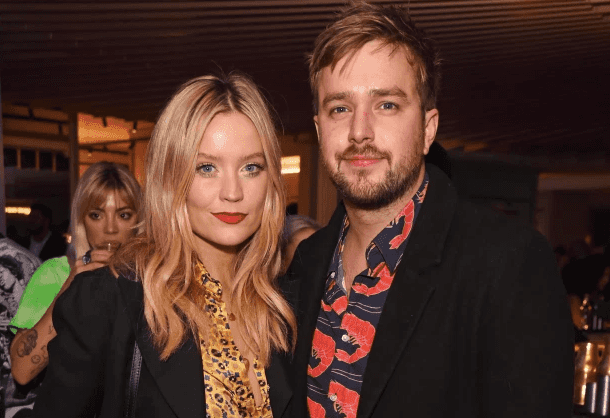 Laura Whitmore welcomes baby girl Laura Whitmore welcomes baby girl