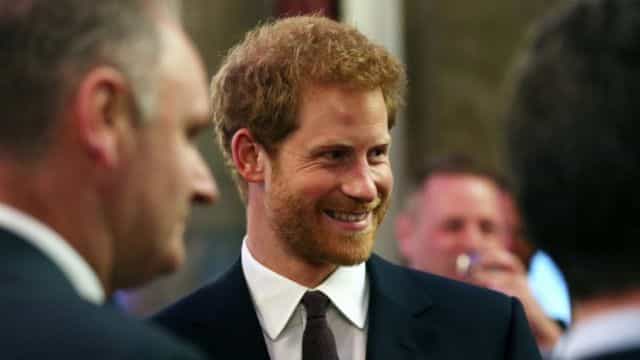 Prince Harry compares growing up with royal family to “living in a zoo” Prince Harry compares growing up with royal family to “living in a zoo”