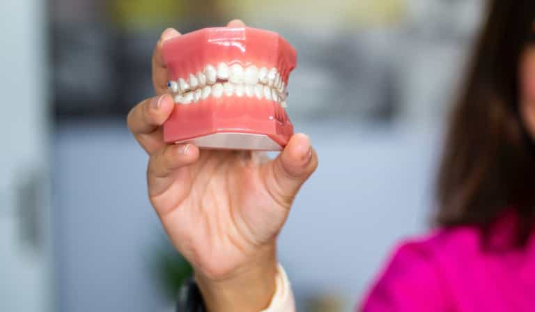 24-year-old mother left completely toothless due to horrific pregnancy illness 24-year-old mother left completely toothless due to horrific pregnancy illness