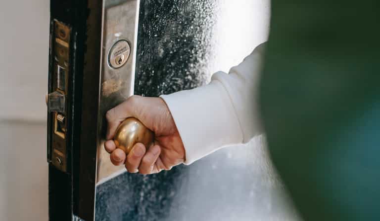 Airbnb to continue offering free accommodation to domestic violence survivors Airbnb to continue offering free accommodation to domestic violence survivors