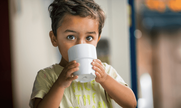 Children should be given tea from age four to combat heart disease and obesity study finds Children should be given tea from age four to combat heart disease and obesity study finds