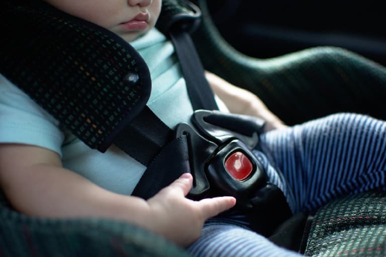 Parents told to stop leaving their babies alone in cars Parents told to stop leaving their babies alone in cars