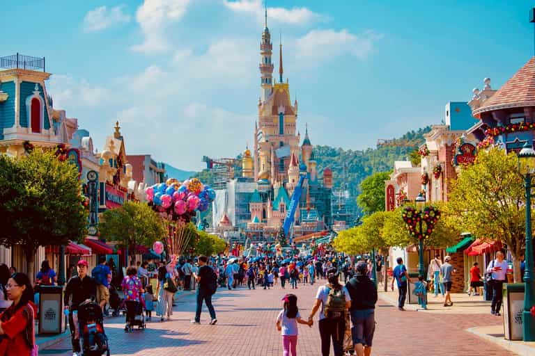 Disney drops ‘Boys & Girls’ greeting to be more inclusive and people aren’t happy Disney drops ‘Boys & Girls’ greeting to be more inclusive and people aren’t happy