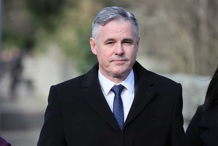 RTÉ presenter son’s nose broken and bike stolen in vicious attack RTÉ presenter son’s nose broken and bike stolen in vicious attack