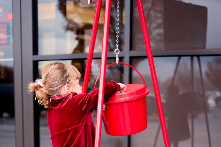 Christmas FM aims to raise €250k to support 5,000 Irish children living in poverty Christmas FM aims to raise €250k to support 5,000 Irish children living in poverty