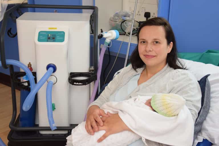Woman becomes first to use greener gas and air during child birth Woman becomes first to use greener gas and air during child birth