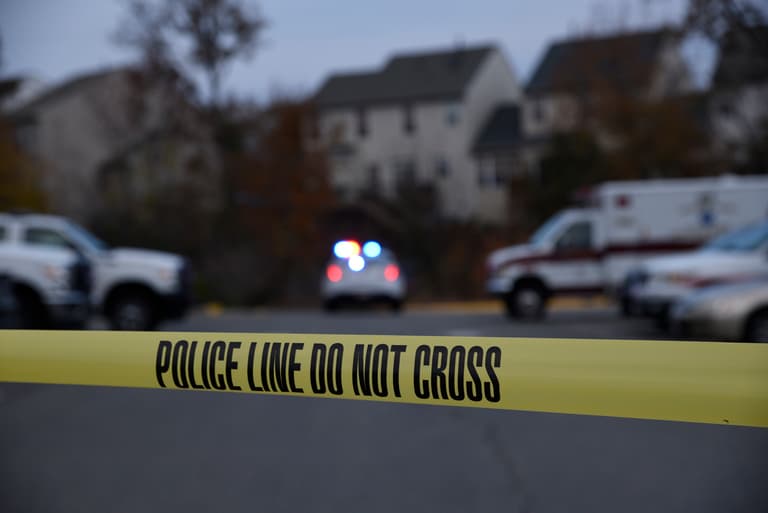 Father fatally shoots teenage daughter mistaking her for a burglar Father fatally shoots teenage daughter mistaking her for a burglar