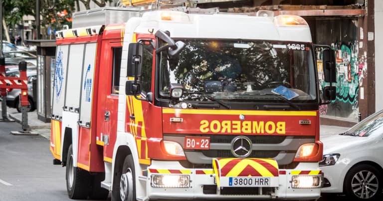 Baby and toddler among 4 killed in Barcelona fire at abandoned bank Baby and toddler among 4 killed in Barcelona fire at abandoned bank