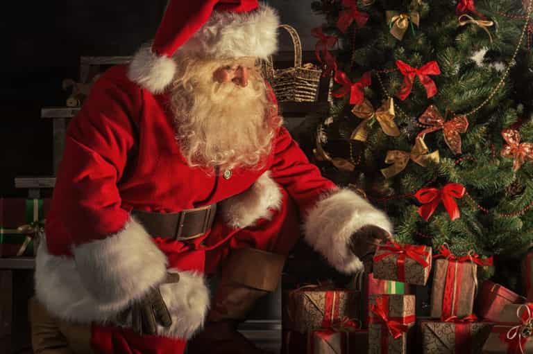 Tánaiste Leo Varadkar reassures kids that Santa will visit Ireland this Christmas Tánaiste Leo Varadkar reassures kids that Santa will visit Ireland this Christmas