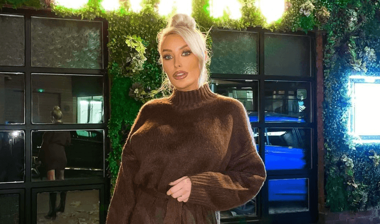 Love Island’s Chloe Crowhurst is pregnant with her first child Love Island’s Chloe Crowhurst is pregnant with her first child