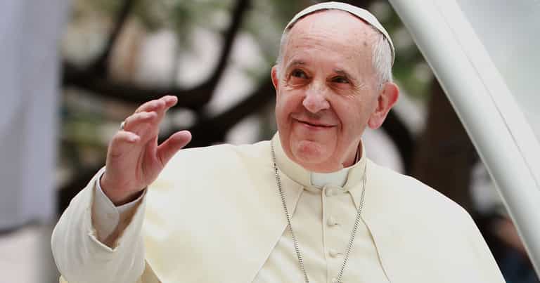 Pope says people who have pets instead of kids are “selfish” Pope says people who have pets instead of kids are “selfish”