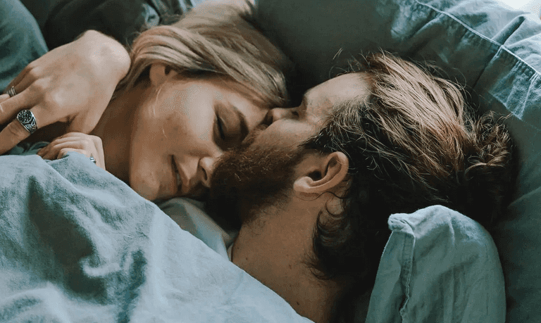 Woman explains why the secret to a happy marriage is sleeping alone Woman explains why the secret to a happy marriage is sleeping alone
