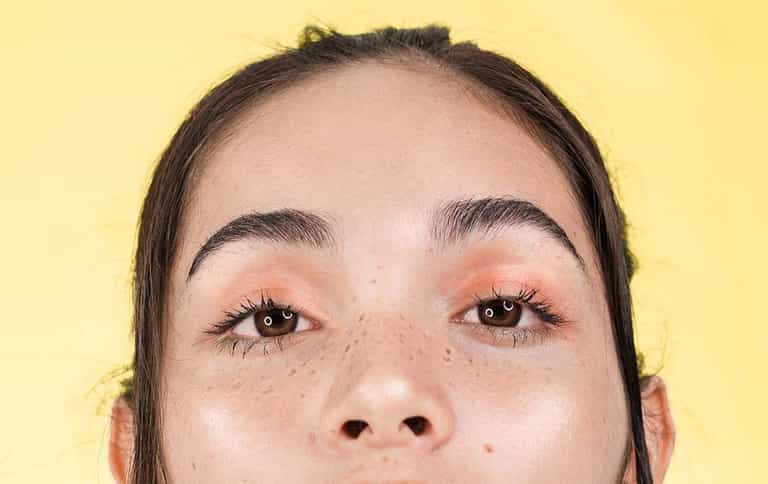Apparently lots of people don’t wear foundation on their foreheads and we’re shook Apparently lots of people don’t wear foundation on their foreheads and we’re shook