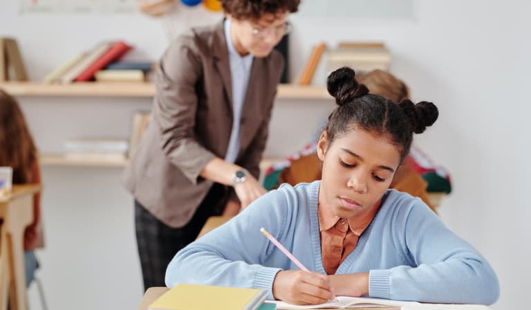 Things not to say to your kids’ teachers, according to those who’ve been insulted & hit on Things not to say to your kids’ teachers, according to those who’ve been insulted & hit on