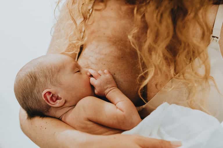 Mothers told “just breastfeed” amid formula shortages in the US Mothers told “just breastfeed” amid formula shortages in the US