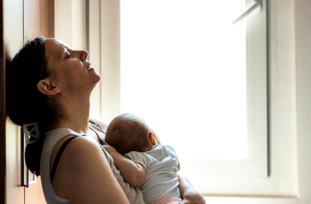 “Everything went black” – one mum on her battle with postnatal depression “Everything went black” – one mum on her battle with postnatal depression