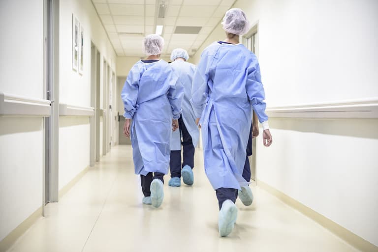 Irish mum-of-two dies in Turkey after travelling for medical procedure Irish mum-of-two dies in Turkey after travelling for medical procedure