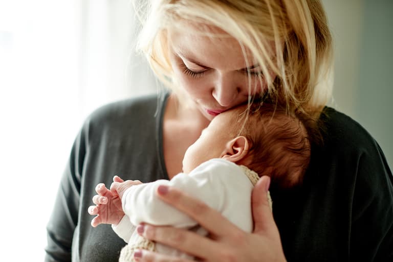 The newborn baby smell really does make you happy, according to science The newborn baby smell really does make you happy, according to science