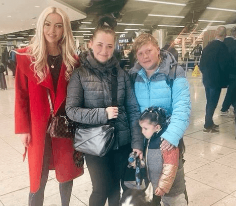‘A good news story’: Rosanna Davison’s surrogate arrives safely in Ireland ‘A good news story’: Rosanna Davison’s surrogate arrives safely in Ireland